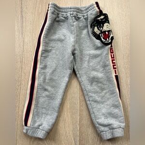 Gucci Boys Size 4 Grey Sweatpants joggers w/ Tiger Gucci Logo